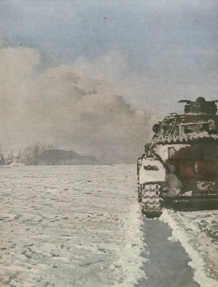 0026_Танки идут на Москву, зима 1941 г..jpg