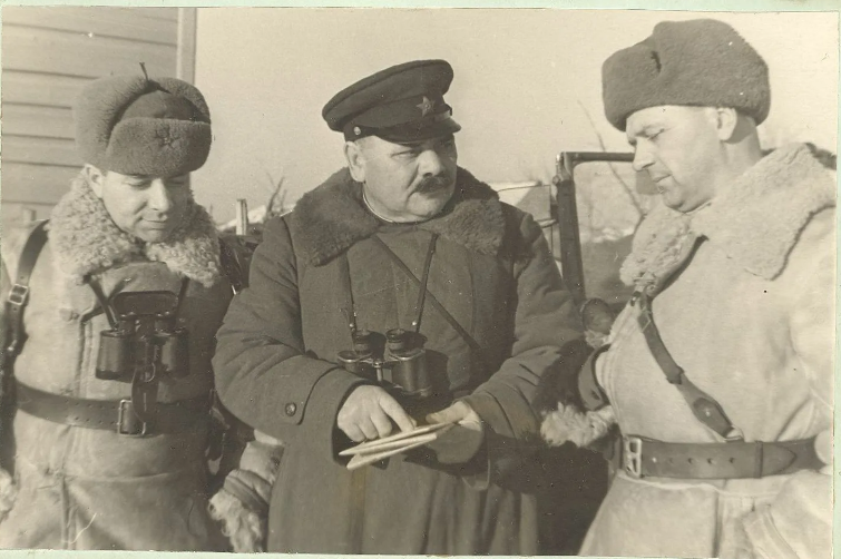 1 Т.Т.Шапкин на фронте во время Сталинградской битвы.png