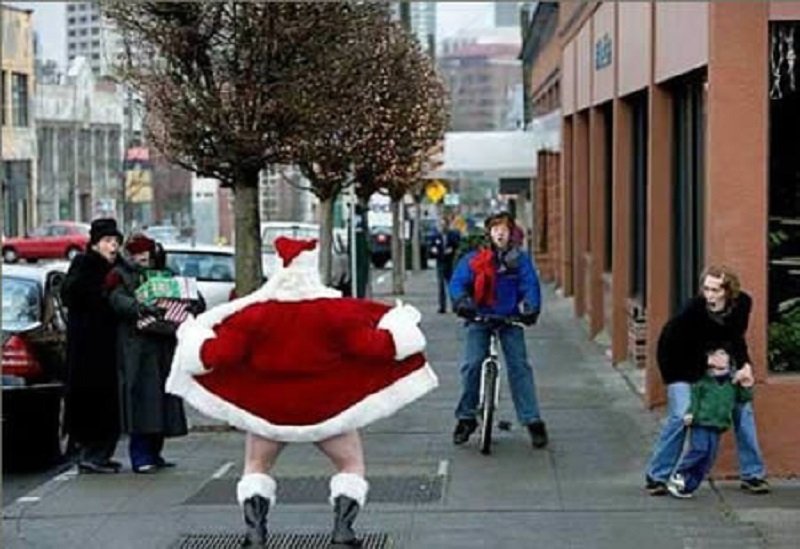 10-of-the-funniest-santa-fails-1.jpg