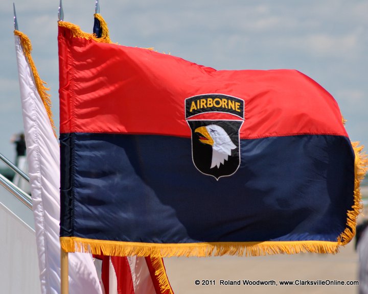 101st-Airborn-Division-Flag.jpg