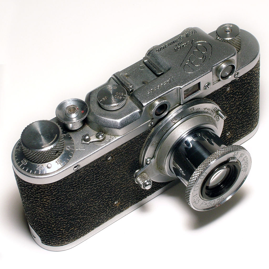 1024px-ФЭД_-_Fed_1_model_IV_(upper_right_side_view).jpg