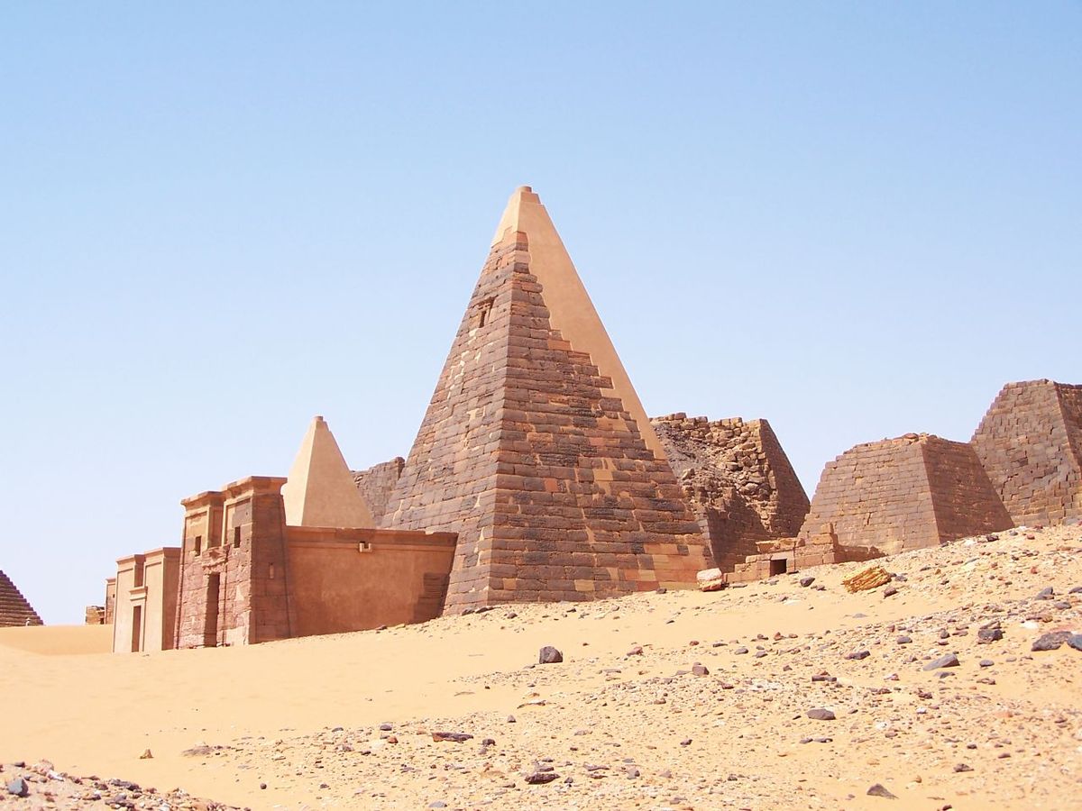 1200px-Sudan_Meroe_Pyramids_30sep2005.jpg