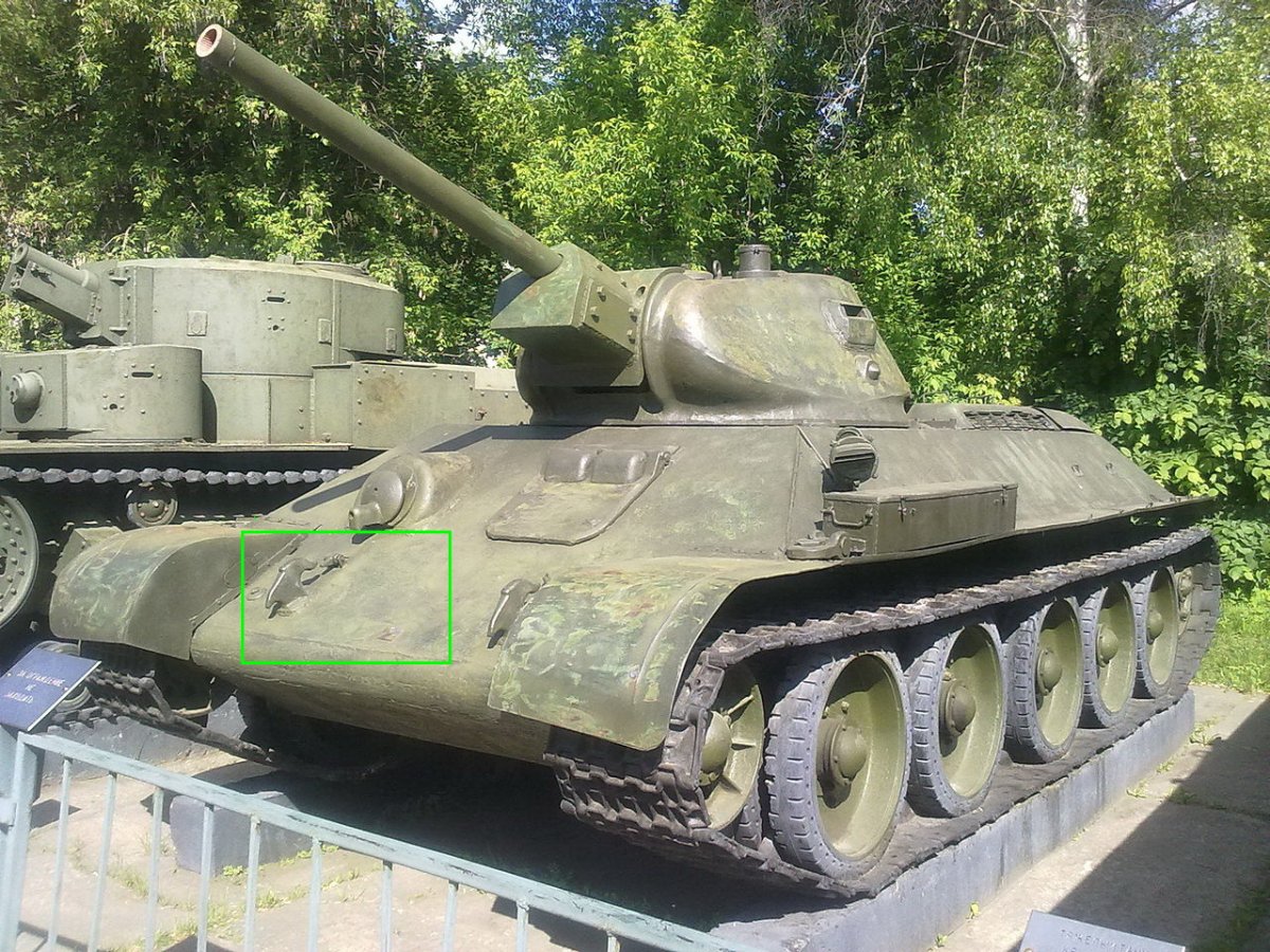 1280px-T-34.jpg