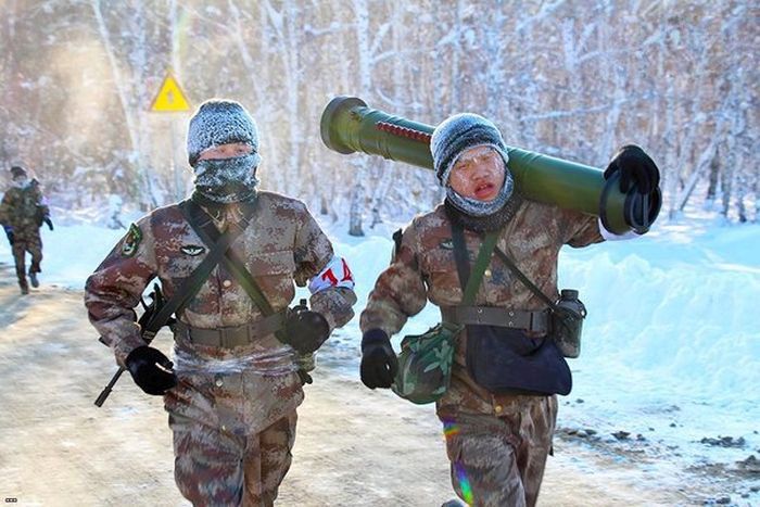 1480491704_running_in_the_army_01.jpg