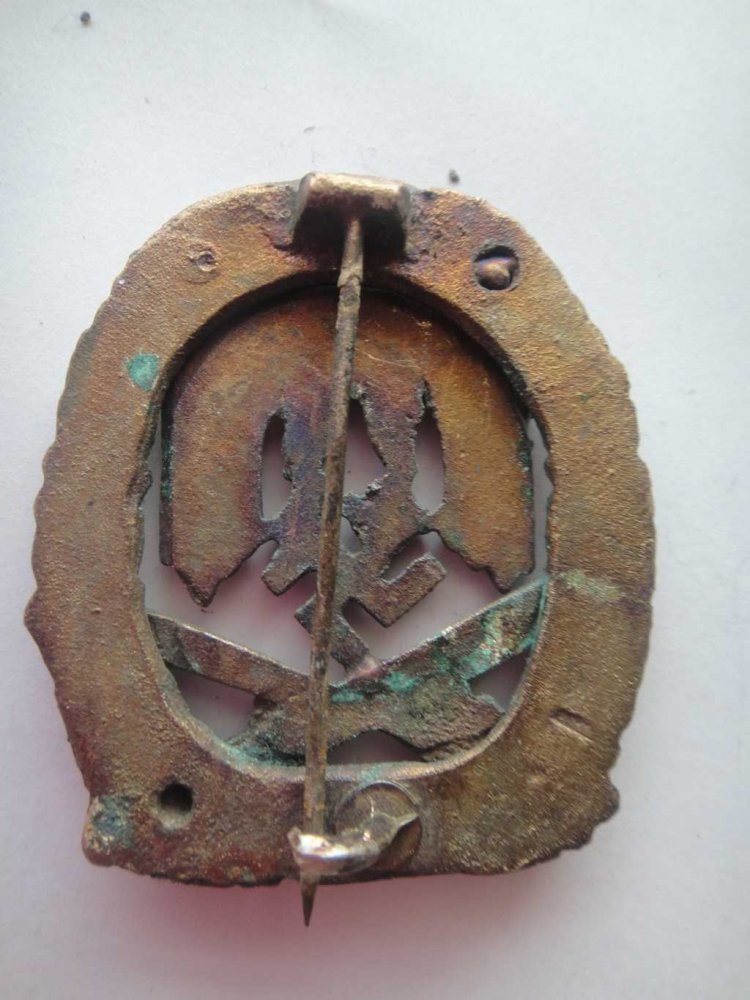 1646129_0.jpg