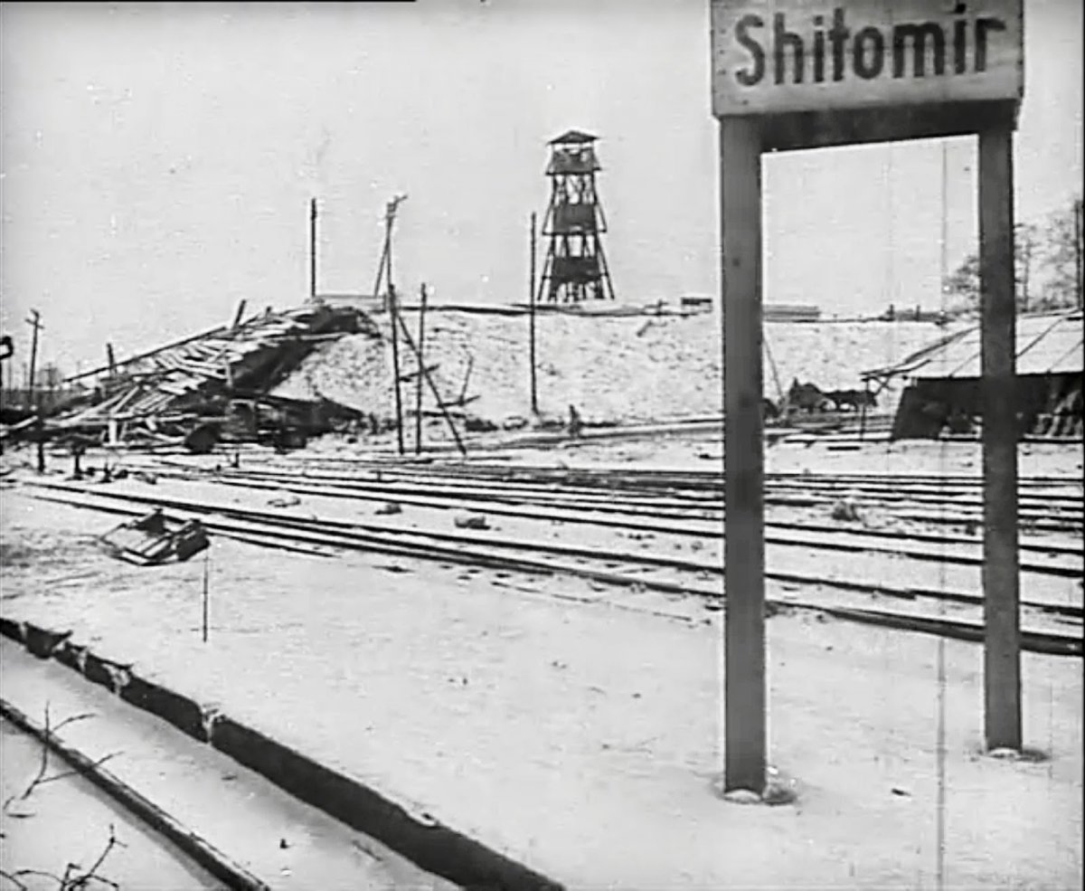 1944 январь. Житомир. Разрушеный Киевский мост. Вид с платформы ж-д вокзала.jpg