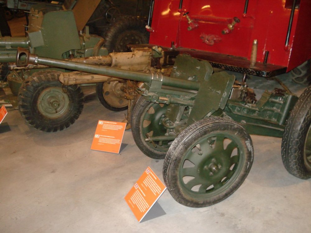 2.8_cm_spzb_41_canadian_war_museum_ottawa_1.jpg