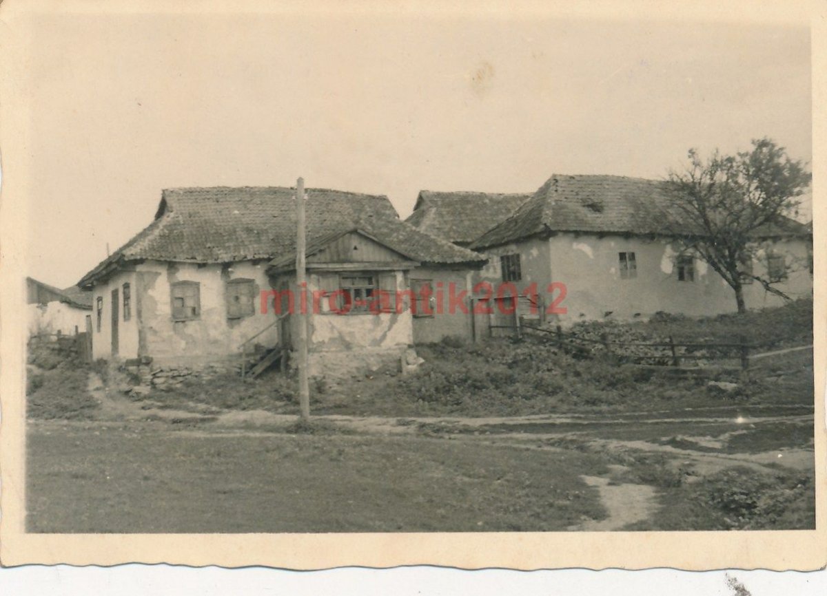 2-x-Foto1-N22-russische-Dörfer-vor-Uman-1941.jpg