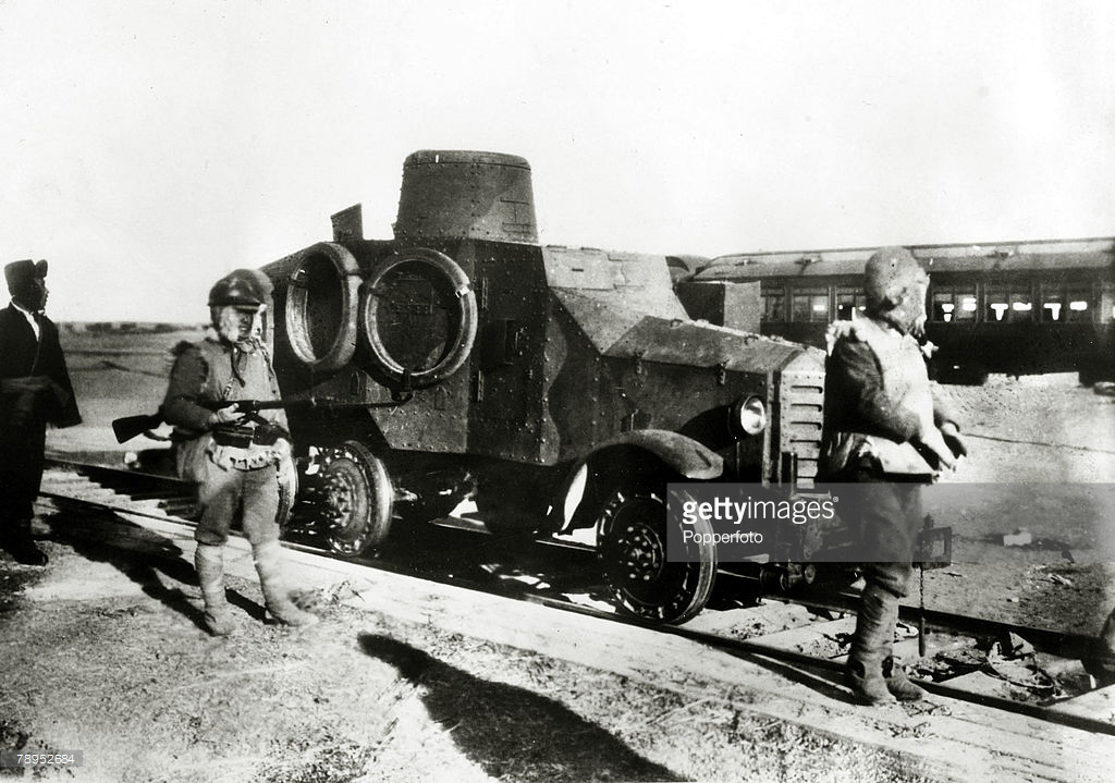 3_A Japanese tank which fought in the Battle of Angangchi arriving on rails at Tsitsihar Station.jpg