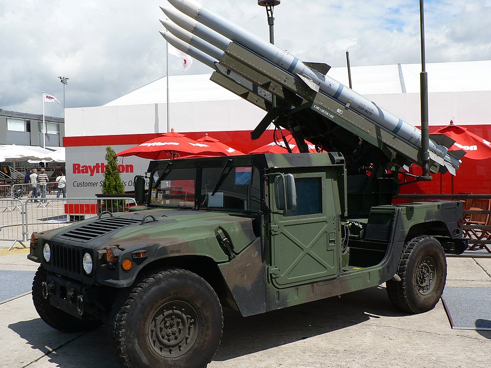 985px-SAM-HMMWV.jpg