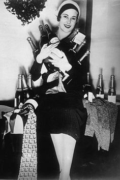 a3dfd75fca29cfaaed208b8854be4100--radio-vintage-vintage-wine.jpg