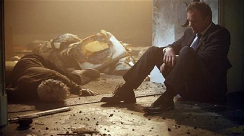 a_stunned_jack_bauer_kiefer_sutherland_sits_beside_1477609303.JPG