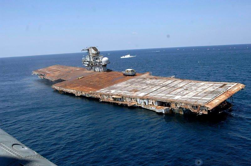 admiral_kuznetsov_putin_and_russia_fleet_drown_russian_navy (1).jpg