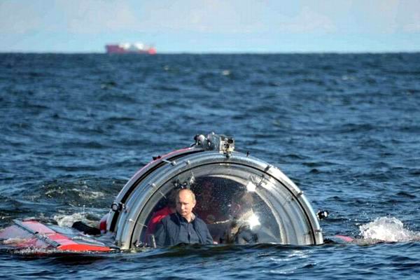 admiral_kuznetsov_putin_and_russia_fleet_drown_russian_navy (2).jpg