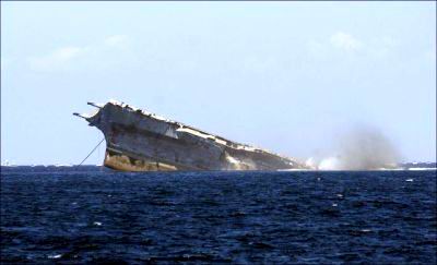 admiral_kuznetsov_putin_and_russia_fleet_drown_russian_navy (3).jpg