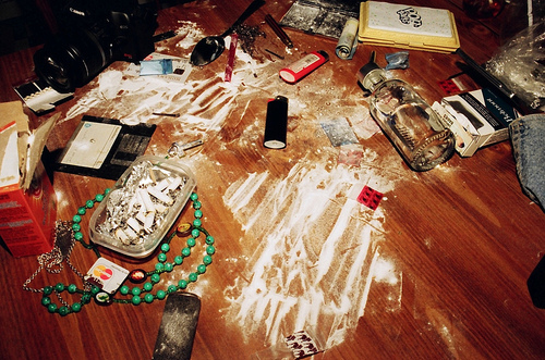 alchool-alcohol-bottles-cigarrets-cocaine-dance-Favim.com-64907.jpg