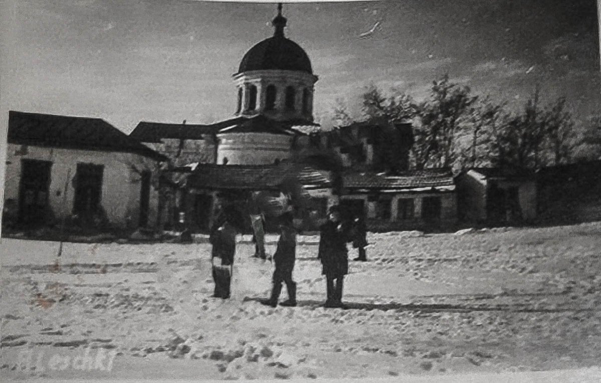 АЛЕШКИ Aleschki Херсон площадь собор дети солдаты  3 (С измененным размером).jpg