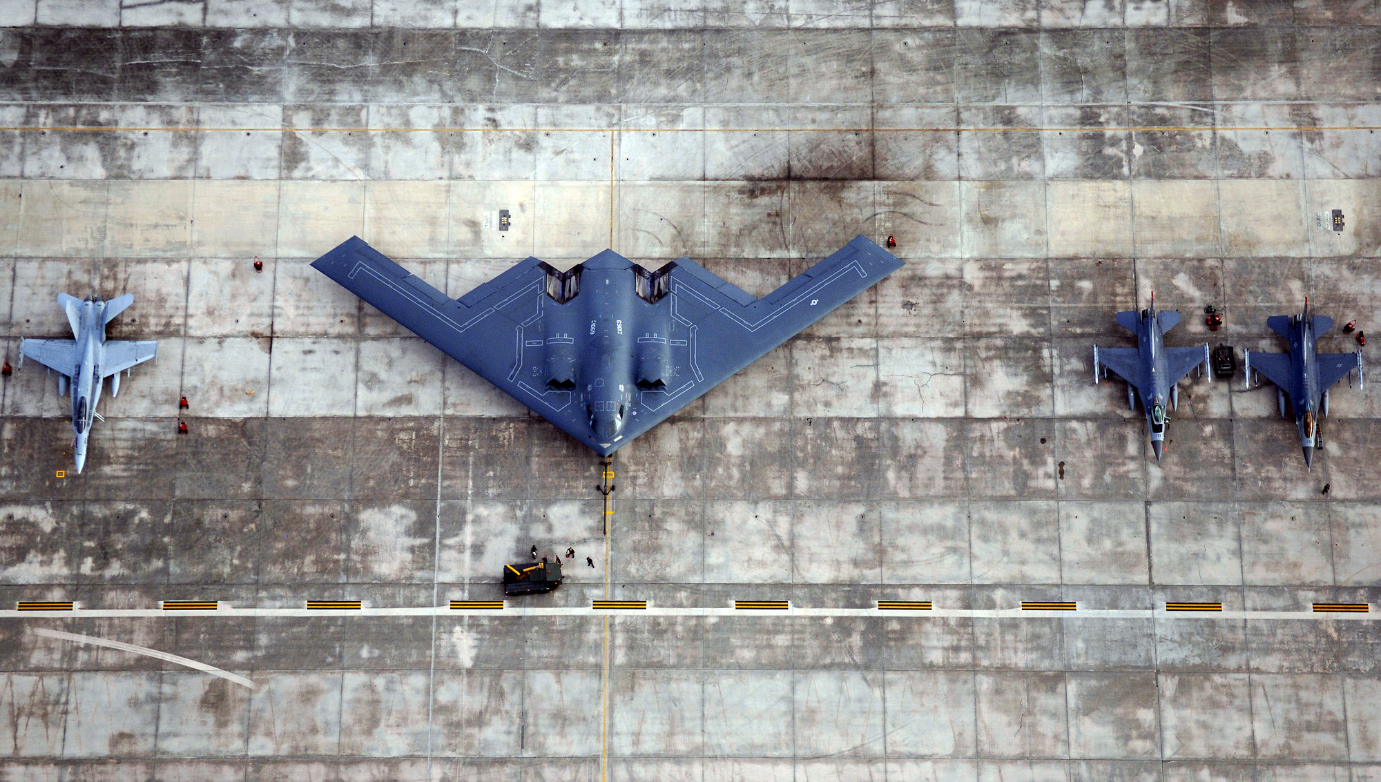 An_F-18_Hornet,_B-2_Spirit,_and_two_F-16_Fighting_Falcons.jpg