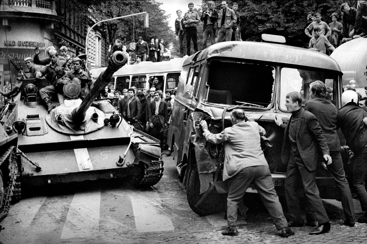 APE555af3_BohumilDobrovolsk2181968Prahaa.jpg