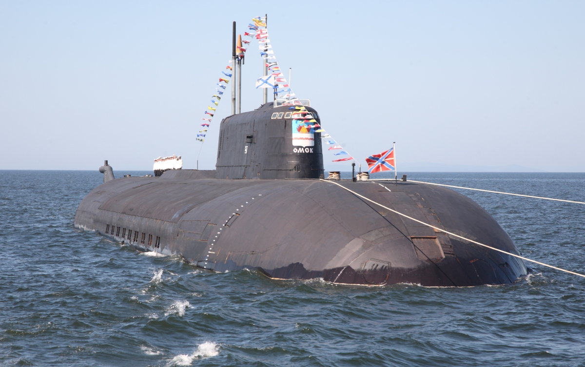 АПЛ_Омск._Парад_ВМФ_Владивосток_2008.07.25.jpg