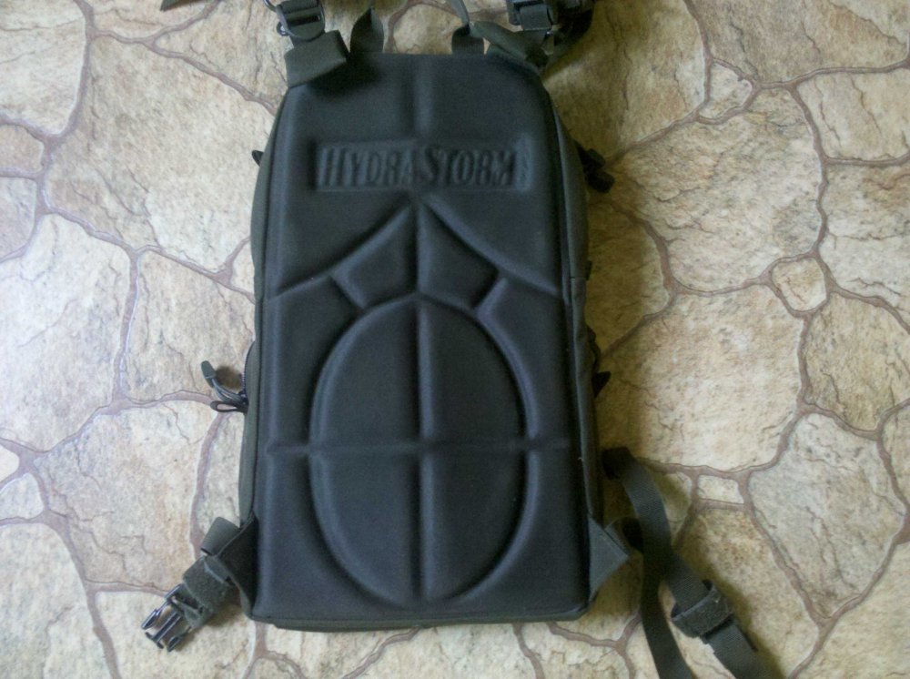 backpack_back.jpg