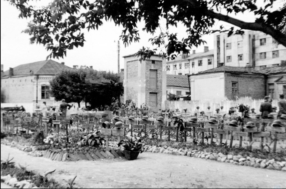 Бердичев Лазарет Военное кладбище 1941-1943 г..jpg