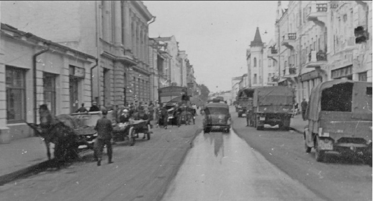 Бердичев Улица 1942 г. (Berditschew, Straßenszene, Wehrmacht 1942).jpg