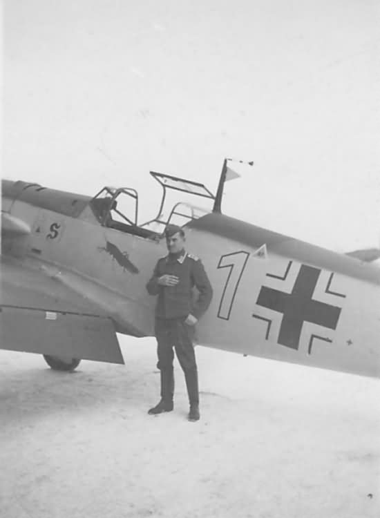 Bf109E_white_1_1.JG_26_Dortmund_1940.jpg