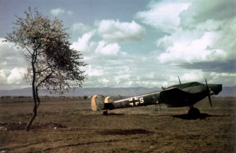 Bf110E-3, _L2+SR_ из 7.(F).LG2. Аэродром София-Враждебна, Болгария. Апрель 1941 года.jpg
