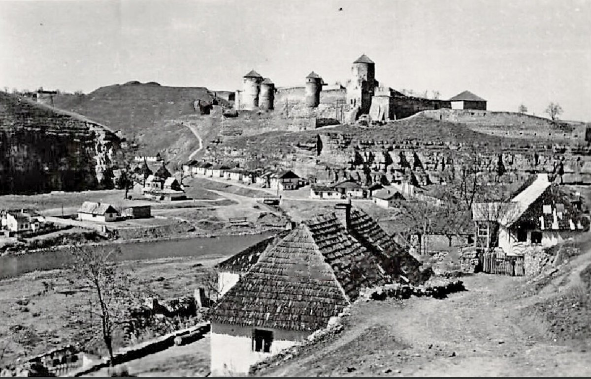 Blick auf die Burg in Kamenez-Podolsk) 1941-1943 г..jpg