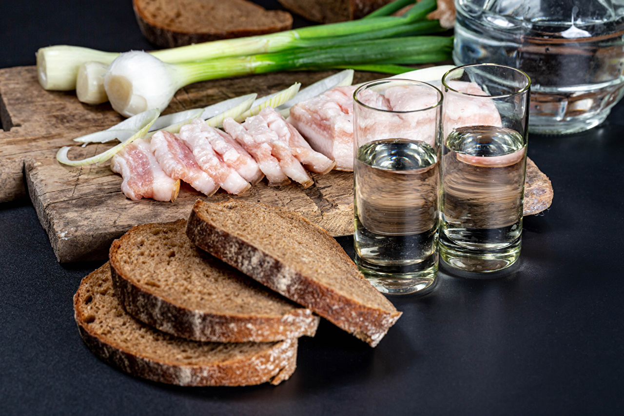 Bread_Scallion_Vodka_Cutting_board_Salo_Food_586045_1280x853.jpg