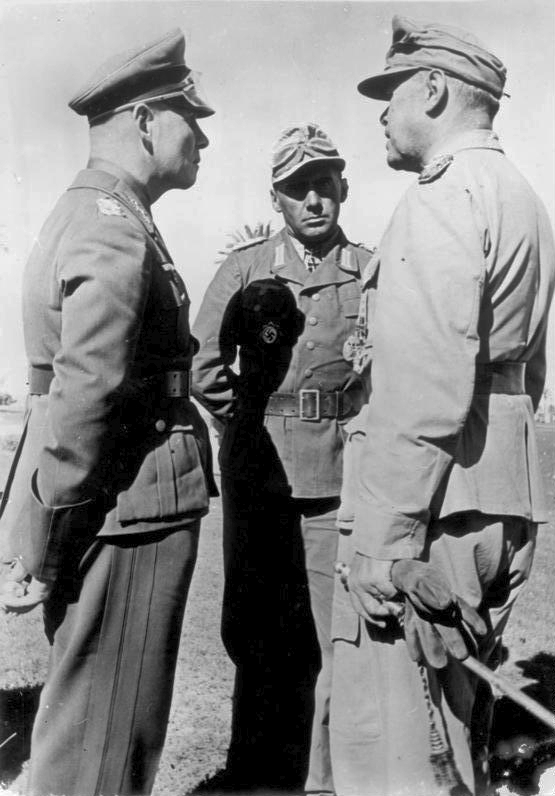 Bundesarchiv_Bild_146-1989-089-00,_Nordafrika,_Rommel,_Bayerlein,_Kesselring.jpg
