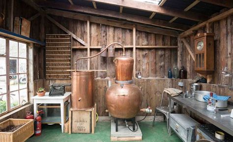 d2a031519994829e6b5723b3556f4918--gin-distillery-ultimate-man-cave.jpg