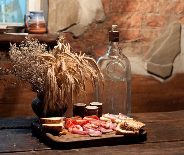 depositphotos_25706539-stock-photo-vodka-snack-and-ears.jpg