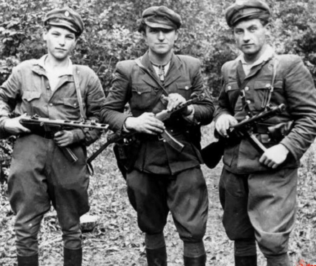 Вояки Української повстанської армії УПА 6. | REIBERT.info