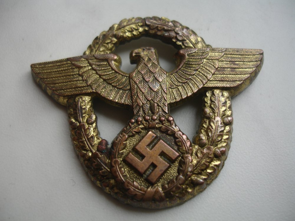Знаки второй мировой. Кокарда полиции 3 рейха. Награды 3 рейха НСДАП. Значок Кригсмарине нацистской Германии. Значки Германии третьего рейха.