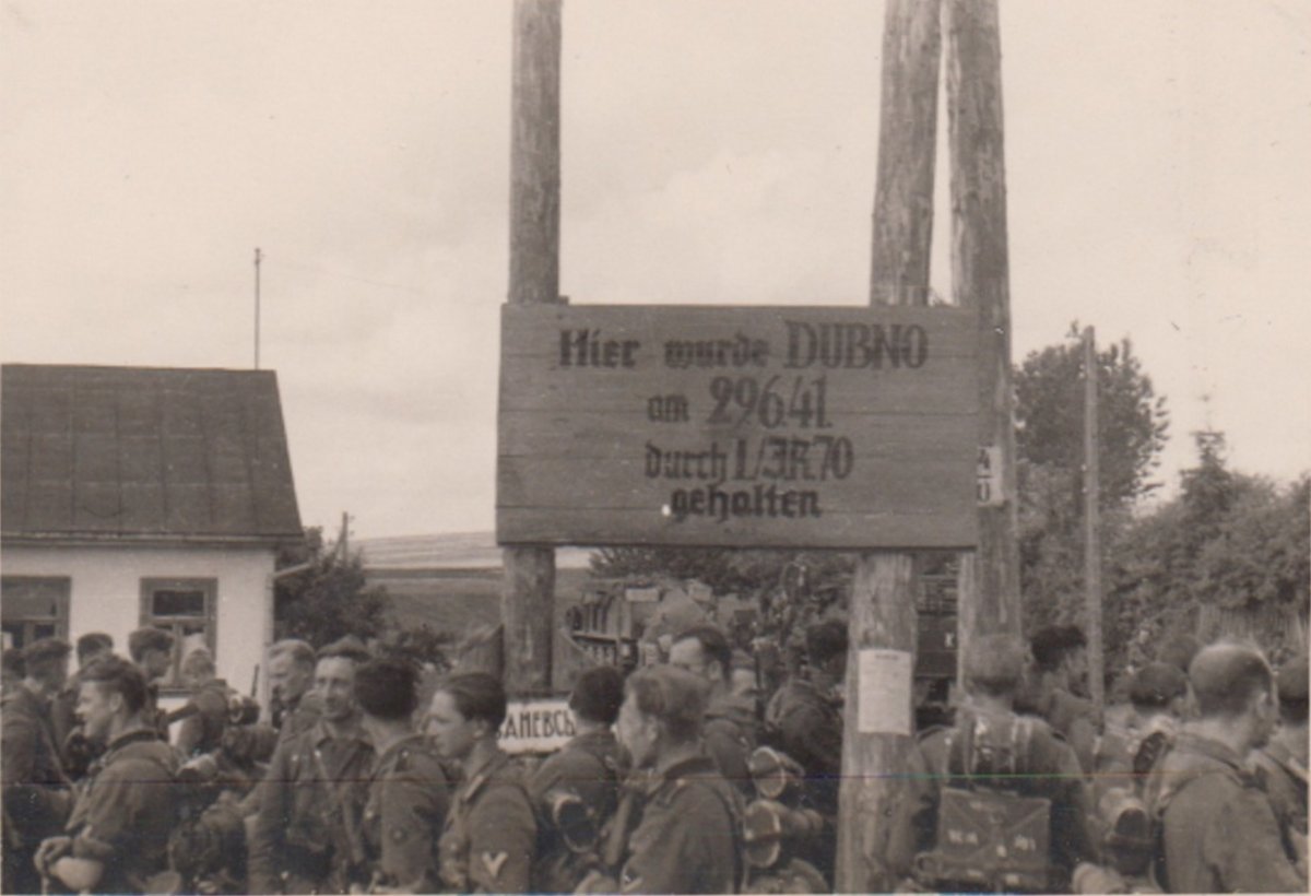 Дубно Panzerschlacht bei Dubno Foto Hier wurde Dubno am 29.6.41 durch I.-JR70 gehalten349_001.jpg