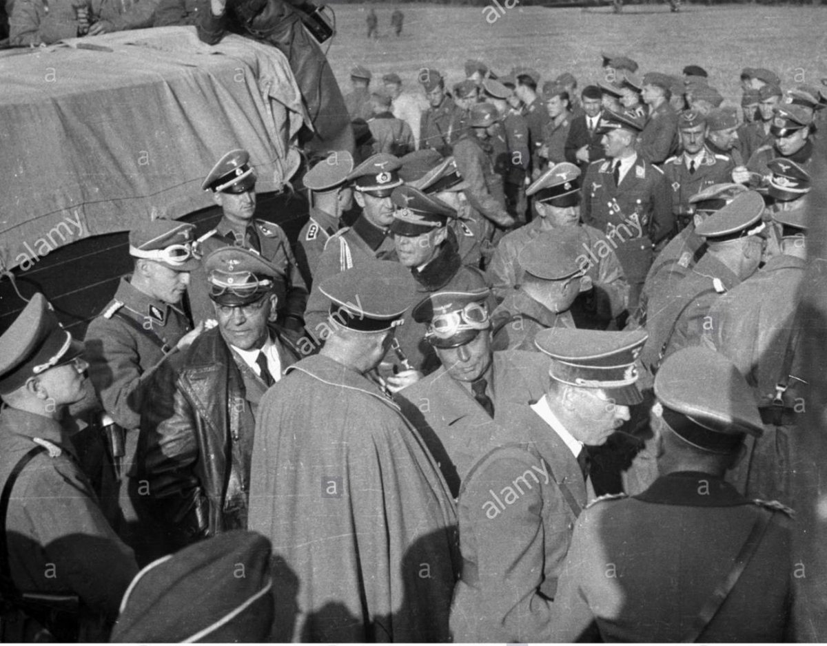 events-second-world-war-wwii-poland-1939-adolf-hitler-visiting-the-DB5B5M.jpg