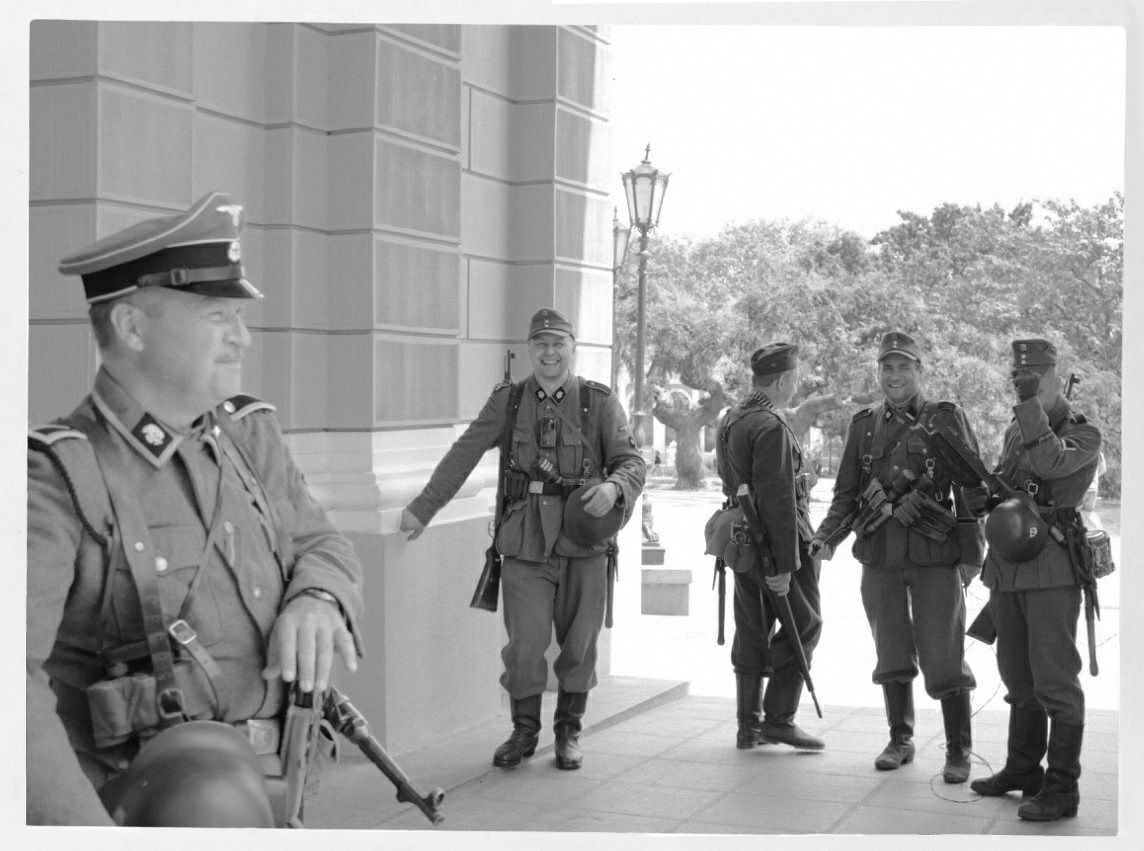 fE2VdjYMhRE-Exposure  22.jpg