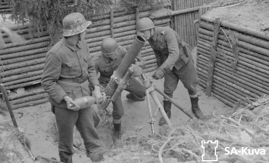 finnish soldiers with mortar.jpg