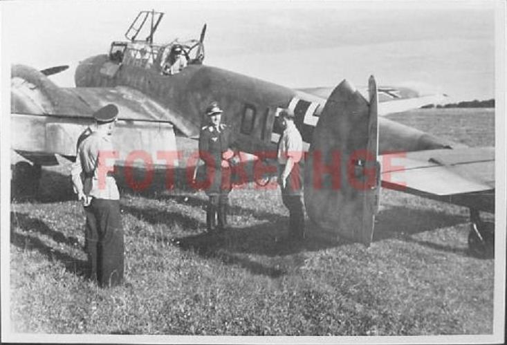Flugplatz FHQ Winniza Me 110 mit Kommodore Oberst Mölders.jpg