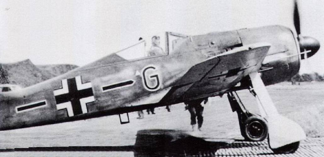 Focke Wulf Fw 190A2 Stab JG26 G-+ Wihhelm Gath France 1942.jpg