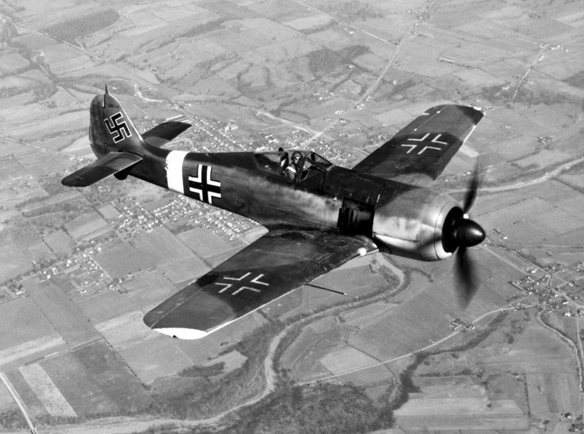 Focke-Wulf_Fw_190_050602-F-1234P-005.jpg