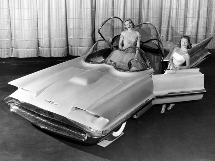 futuraXXcar1.jpg