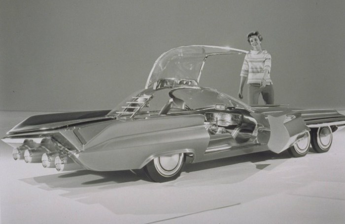 futuraXXcar3.jpg
