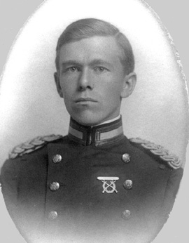 George and Lily Marshall, Fort Leavenworth, about 1908.jpg