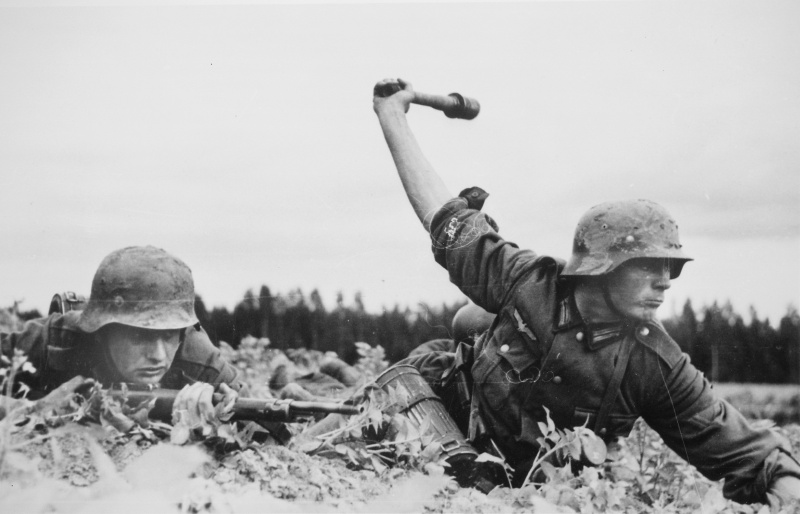 german_troops_in_russia___nara___5401561.2fq94rzji9ogswowgcco8o48w.ejcuplo1l0oo0sk8c40s8osc4.th.jpeg