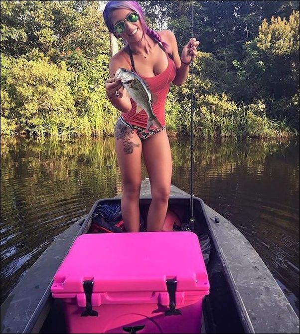 girls-fishing-001.jpg