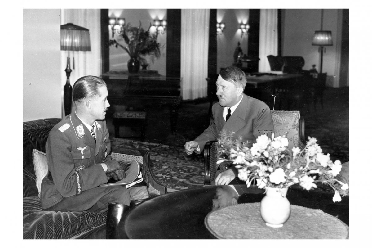 Гитлер и Галланд.jpg