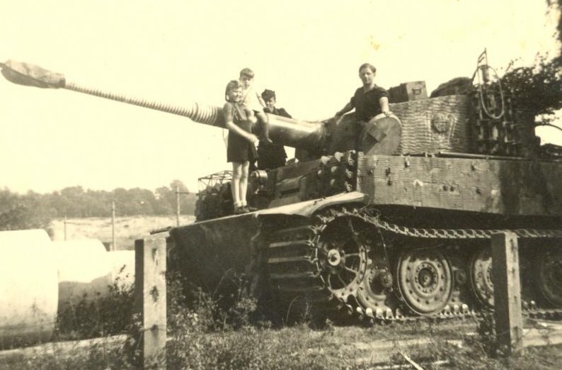 Glagow , Ernst , 51+ ''DR'' Tiger Ace Normandy.jpg